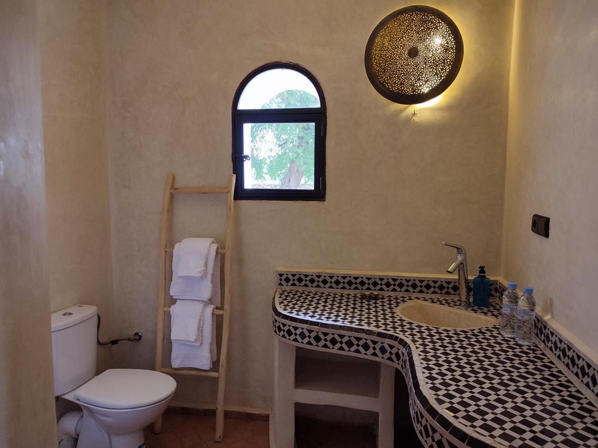 Riad Bini-Ddik เอสเซาอิรา ภายนอก รูปภาพ